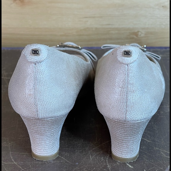 Bandolino Peep Toe Wedge - Picture 3 of 6